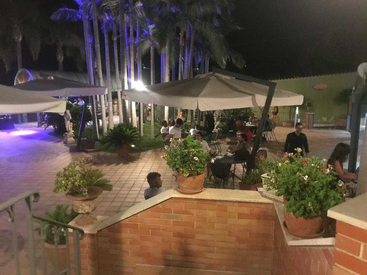 Villa Grandiosa Fc Aci Catena Extérieur photo